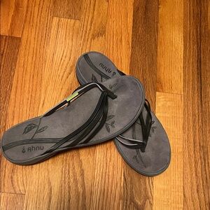 Ahnu Women's Black and Gray Sandals